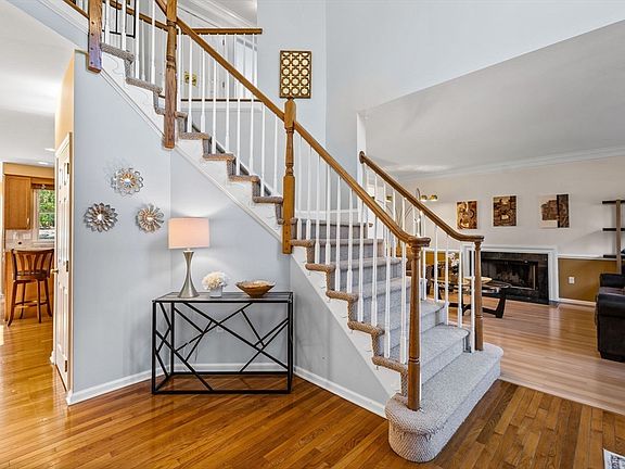 3rd image of 25 Ridge Way