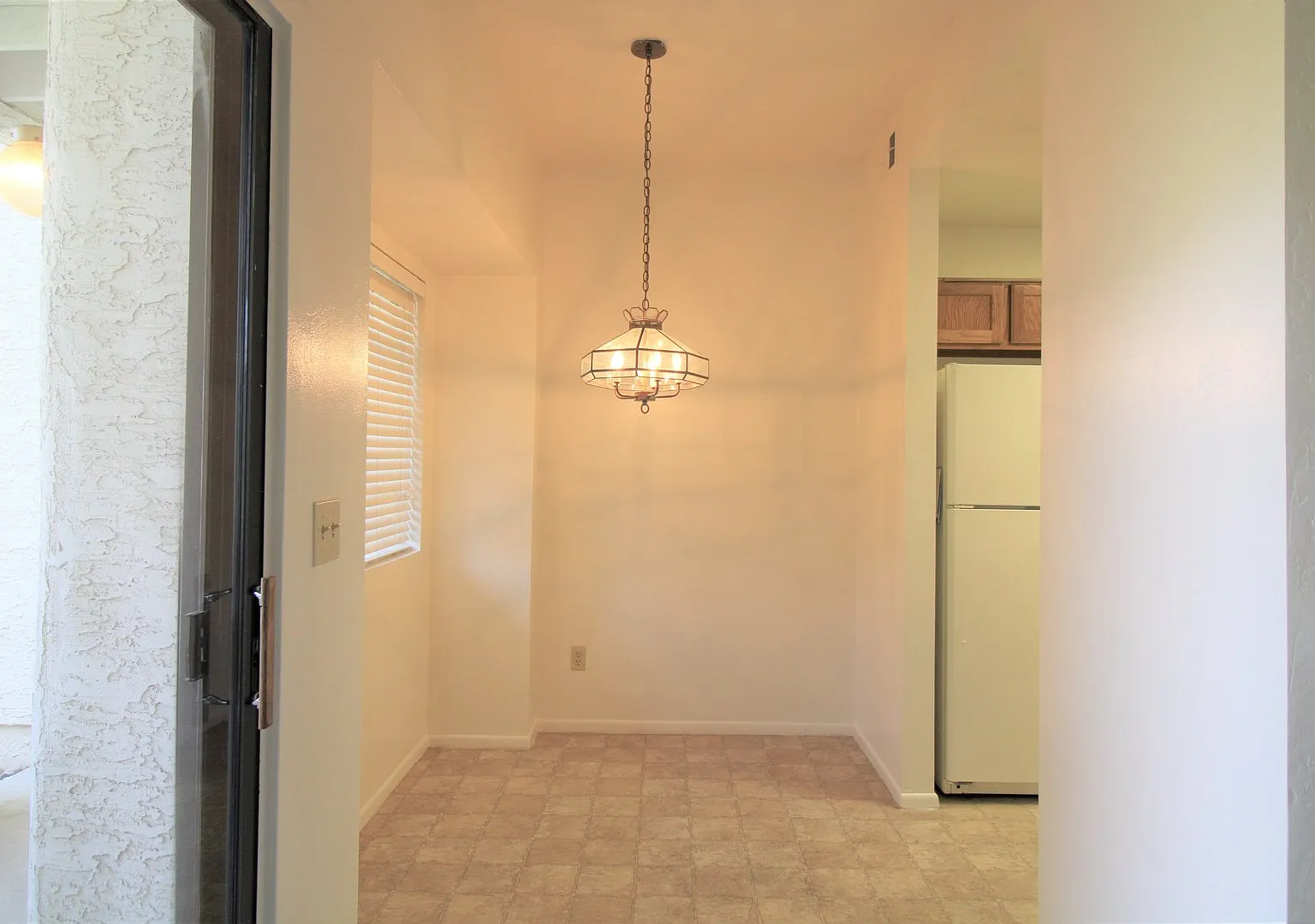 Really Cute Condo Available for Immediate Move-In — Photo 4