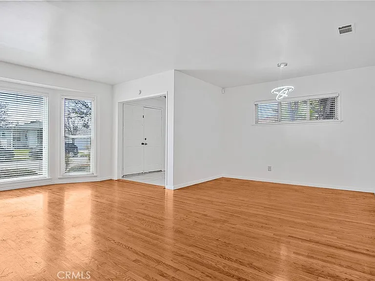 2615 W 179th St — Photo 12