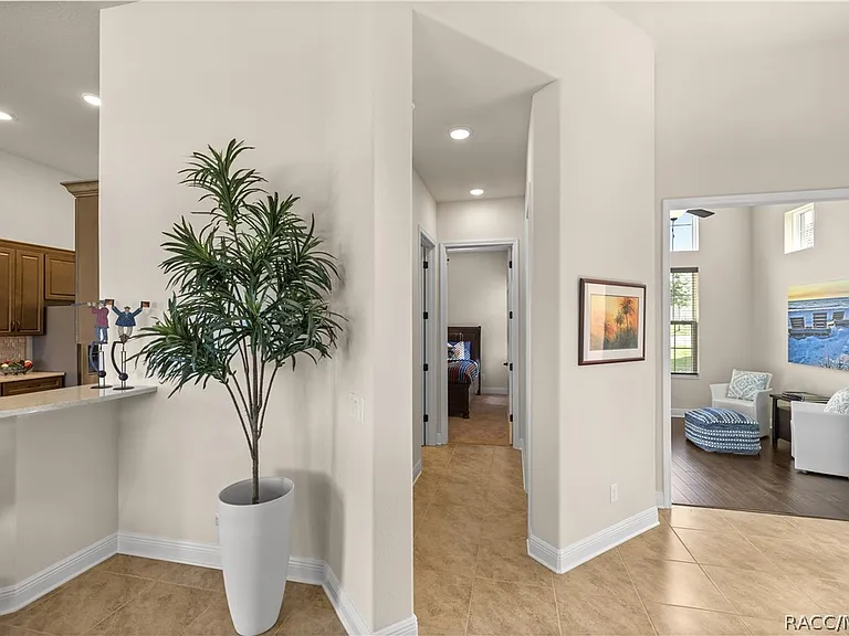 1335 W Greenmeadow Path — Photo 31