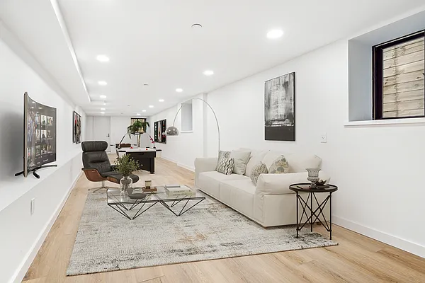 Rented by Freestone Property Group | media 18