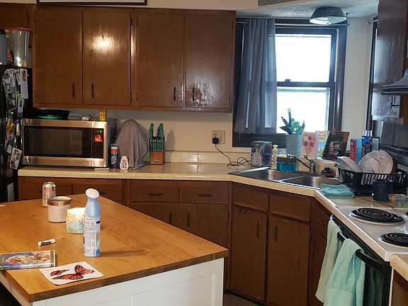 4th image of 702 E Tilden Dr