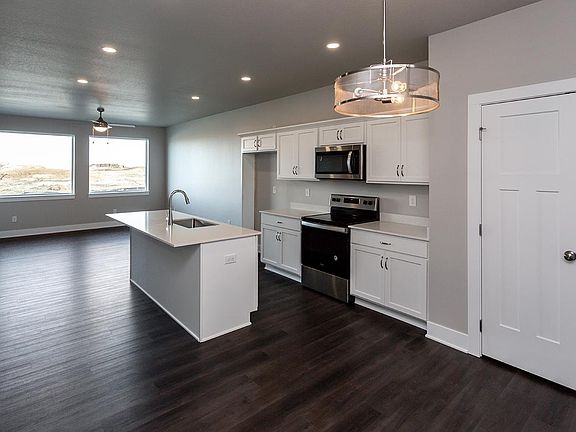 4th image of 17119 Larkspur Ln