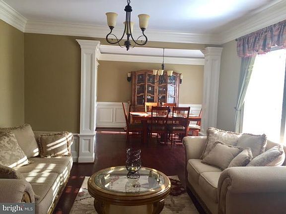 3rd image of 156 Pear Grove Ln