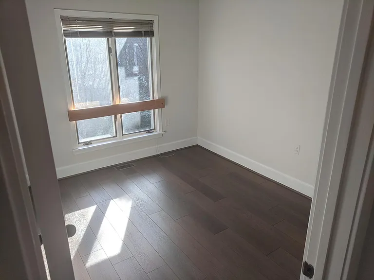 4343 Embassy Park Dr NW — Photo 22