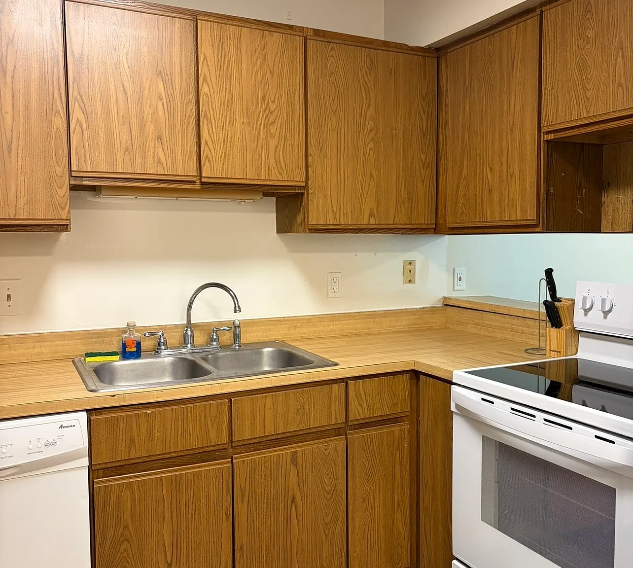 320 Brown St — Photo 4