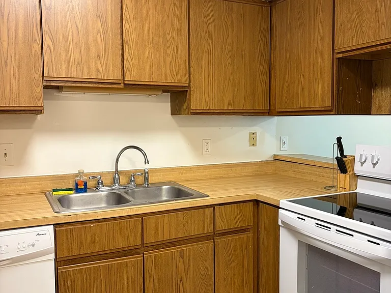 320 Brown St #709 — Photo 4