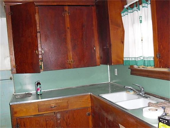 5th image of 7414 Avenue J