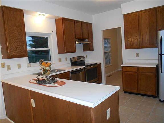 3rd image of 5039 Fieldhurst Ct