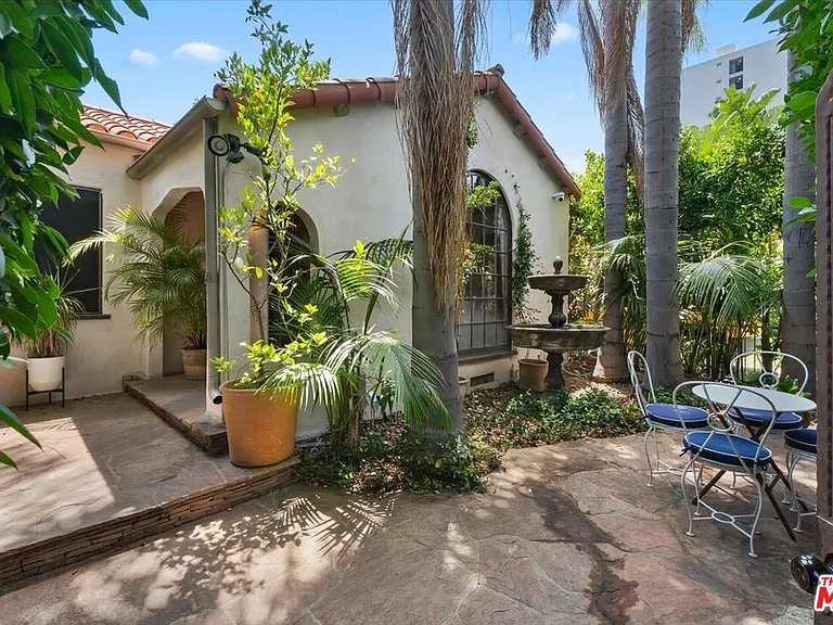 9002 Norma Pl — Photo 2