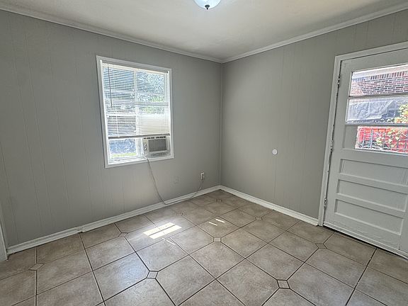 5th image of 1770 Sugarloaf St