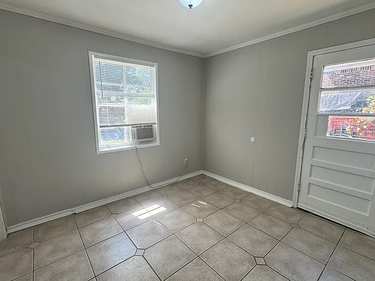 1770 Sugarloaf St — Photo 5