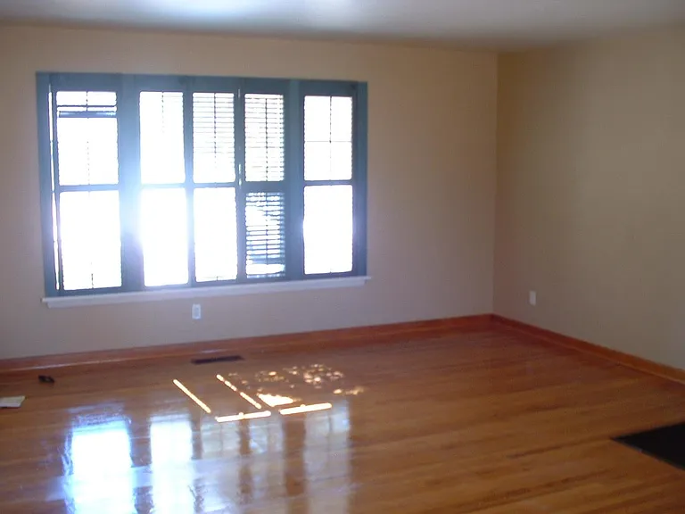 1209 Windsor Way — Photo 5