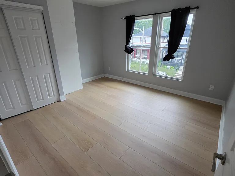 1588 Franklin Ave — Photo 22