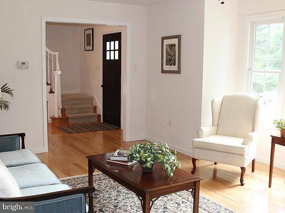 4th image of 132 Park Ave