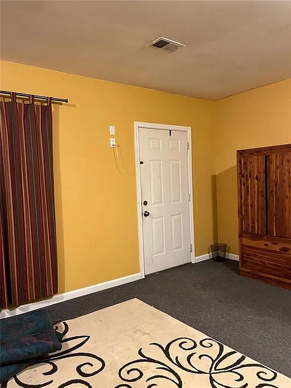 1 bed, 1.0 bath, 2145 sqft, $1,000 — Photo 3