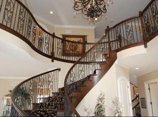 13623 Cambridge Dr, Lemont, IL 60439