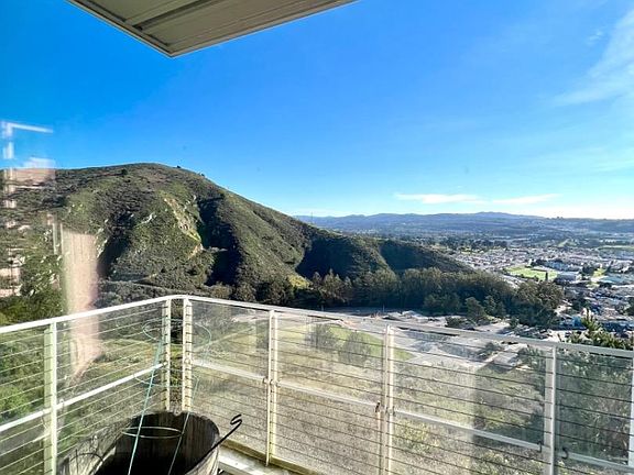 5th image of 685 Mountain View Dr APT 2