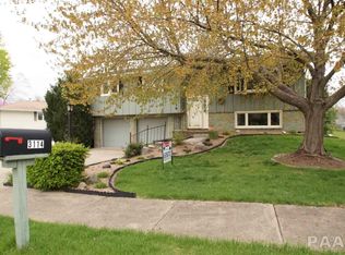 3114 W Forsythe Rd, Peoria, IL 61614