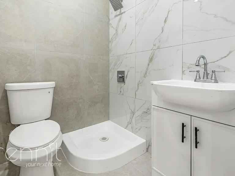 40 Cornelia St #1 — Photo 13