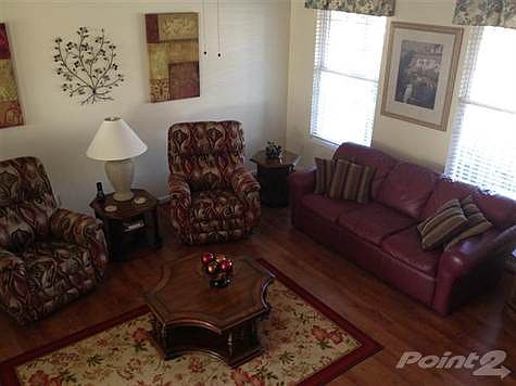 A view from the loft on the 2nd floor that overlooks the great room.