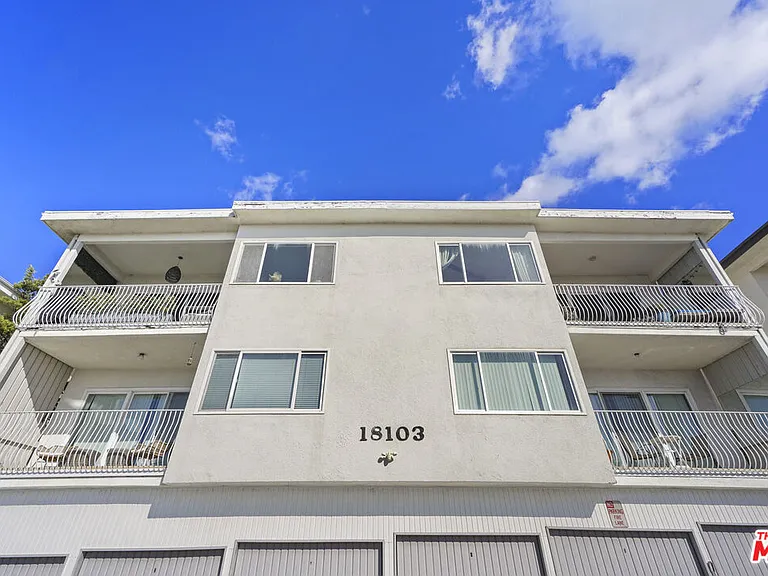 18103 Coastline Dr #7 — Photo 23