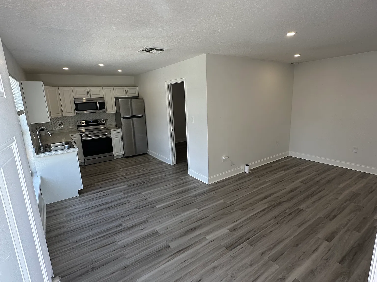 1 bed, 450 sqft, $1,400 — Photo 2
