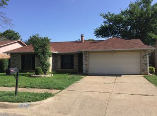 7717 Bermejo Rd, Fort Worth, TX 76112