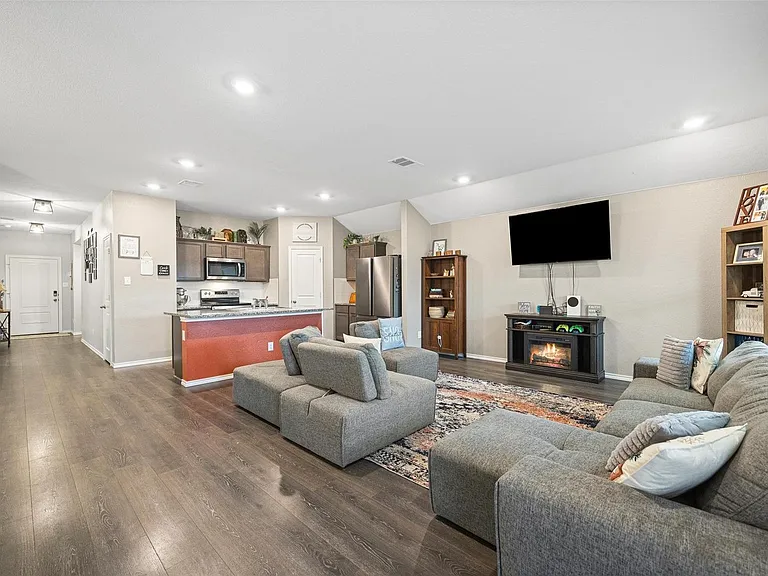 904 Saddle Horn Way — Photo 5