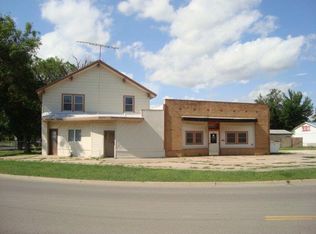 906 E Main St, Marion, KS 66861