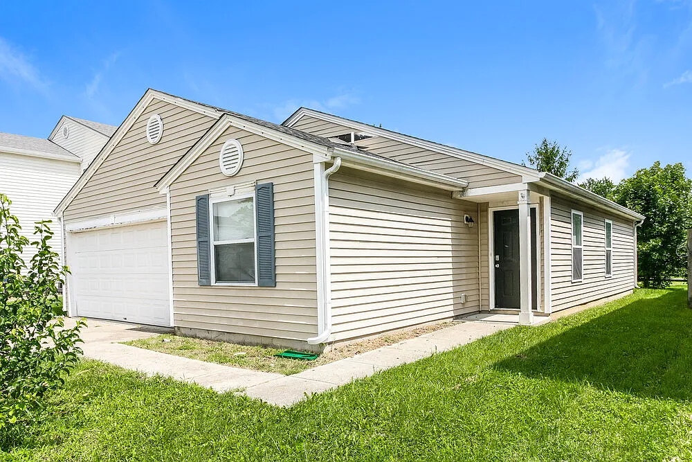 3 bed, 2.0 bath, 1220 sqft, $1,645 — Photo 3