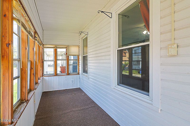 4th image of 37 Raymo Street