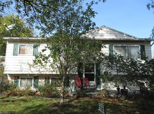 852 Sandalwood Dr, Elyria, OH