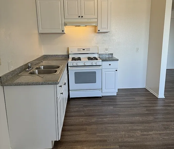 724 Bernard St #6 — Photo 8