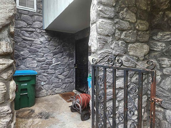 2nd image of 4219 Boeingshire Dr #4219
