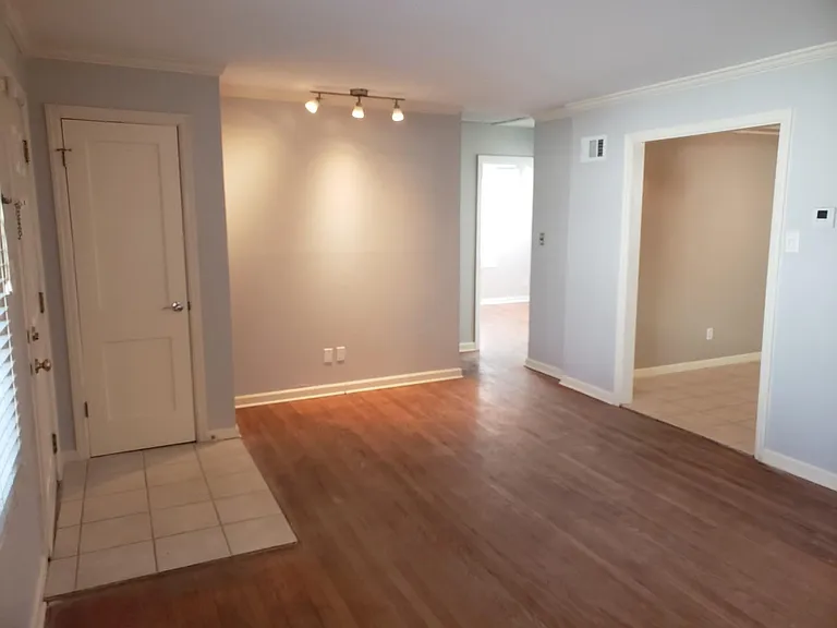 8326 Russell St — Photo 8