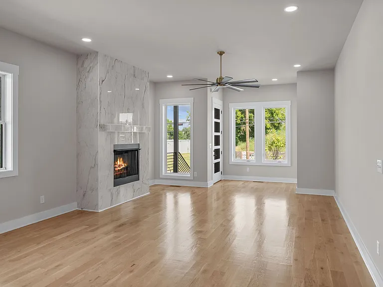 2527 W Heiman St #2527 — Photo 3