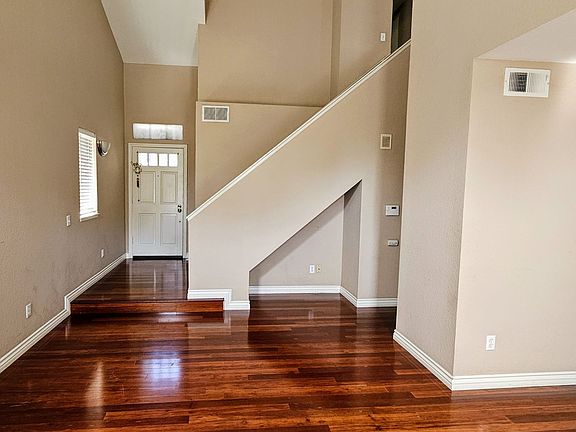 4th image of 8429 Snow View Pl