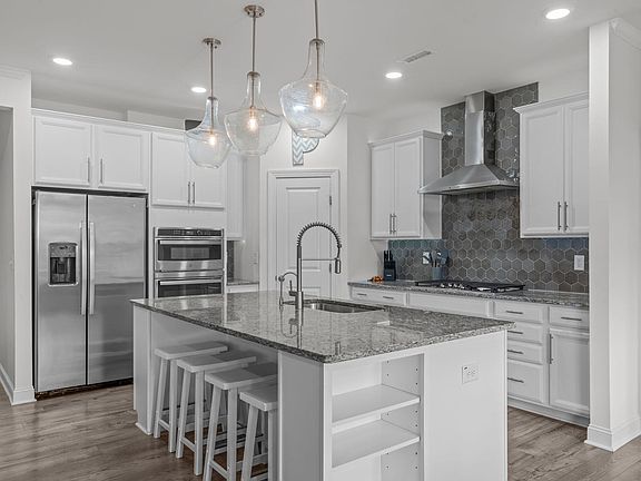 2nd image of 404 Porterfield Dr