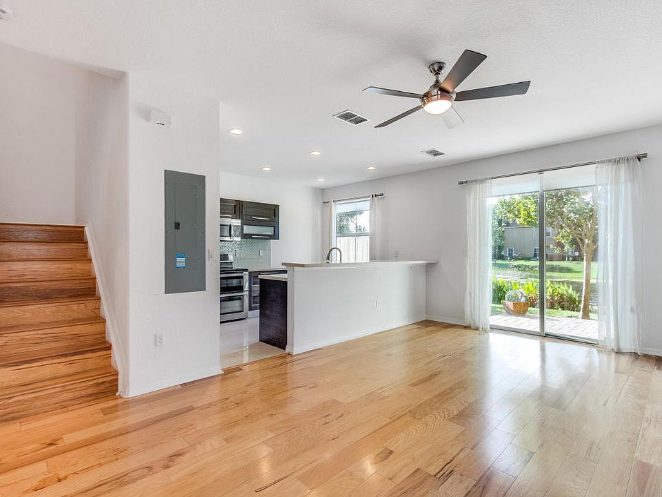 1st image of 285 Lake Monterey Cir