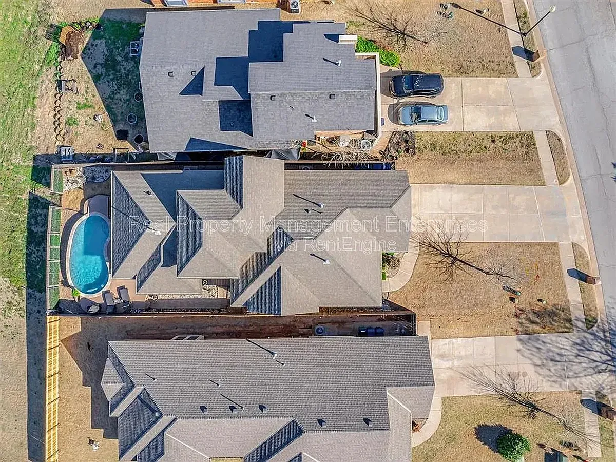 Building Photo - 12109 Crystal Gardens Pl