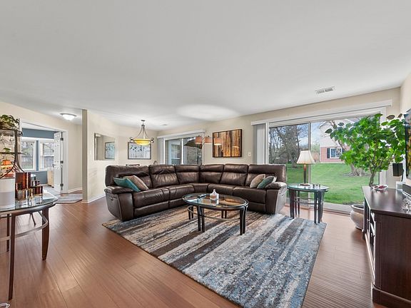 3rd image of 1365 E Evergreen Dr Unit 1