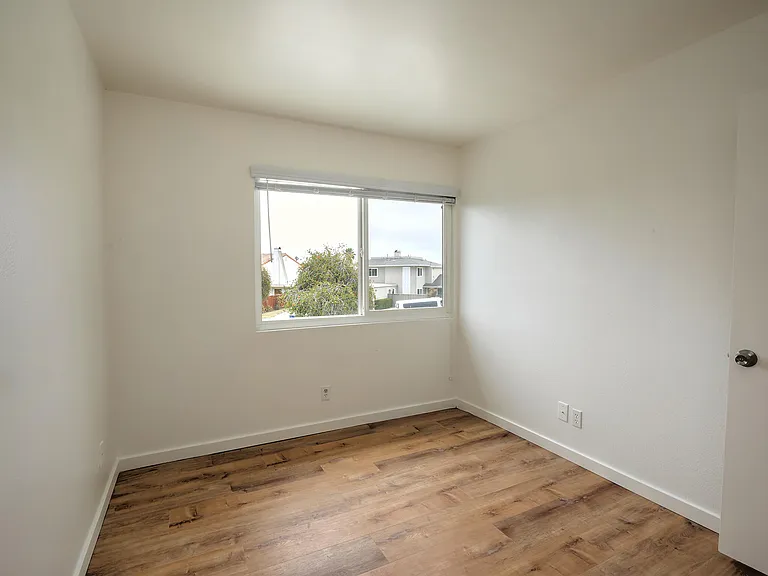 7392 Elmhurst Pl — Photo 13