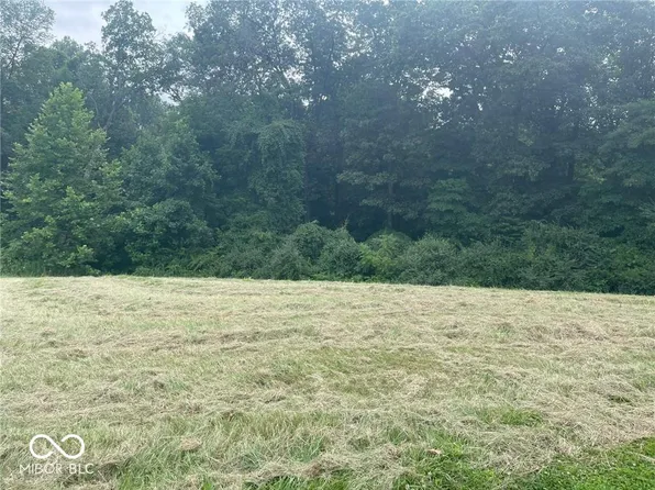 2056 N Cobblestone Ct, Martinsville, IN 46151