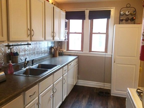 5th image of 245 Phelps St