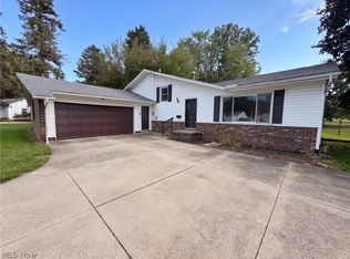 1065 Easton Dr, Akron, OH 44310
