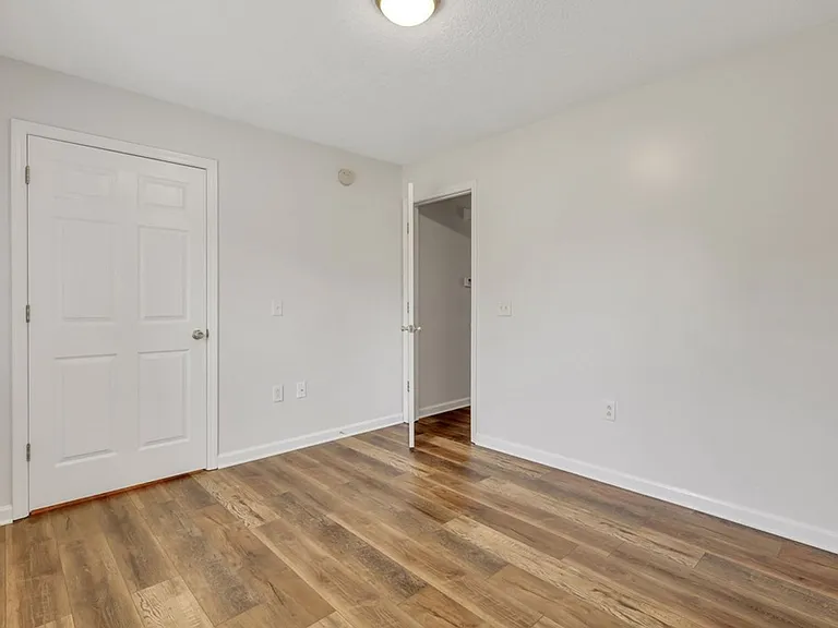4618 Empire Rd — Photo 11