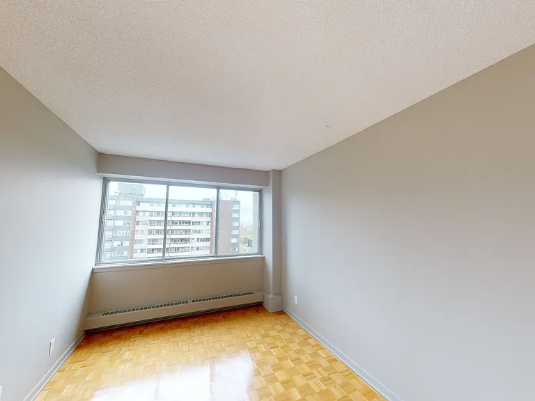 2220 Halifax Dr — Photo 32