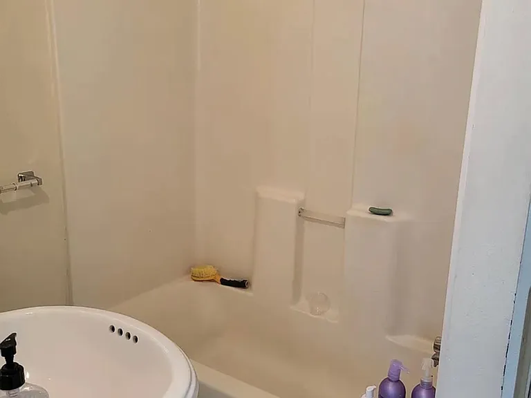 924 Kelley St — Photo 12