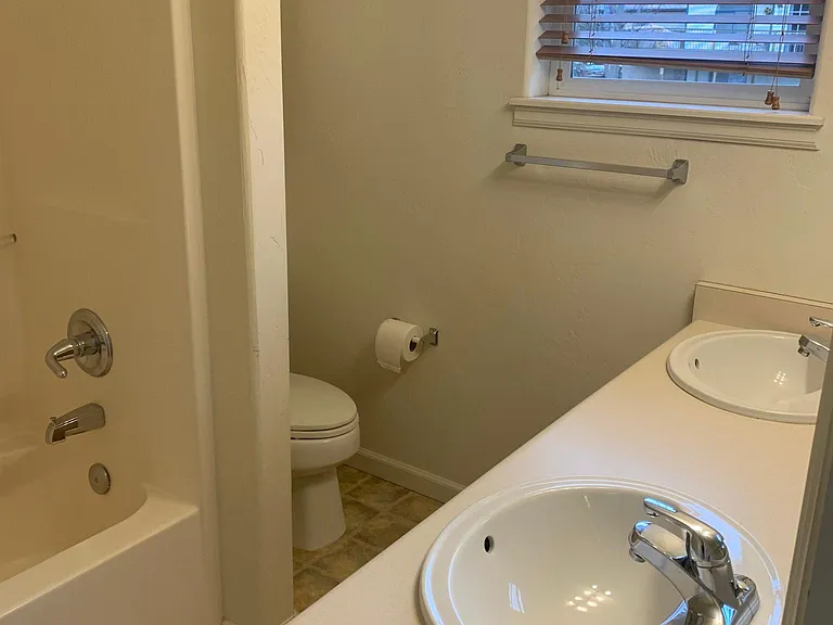 824 Red Valley Dr — Photo 13